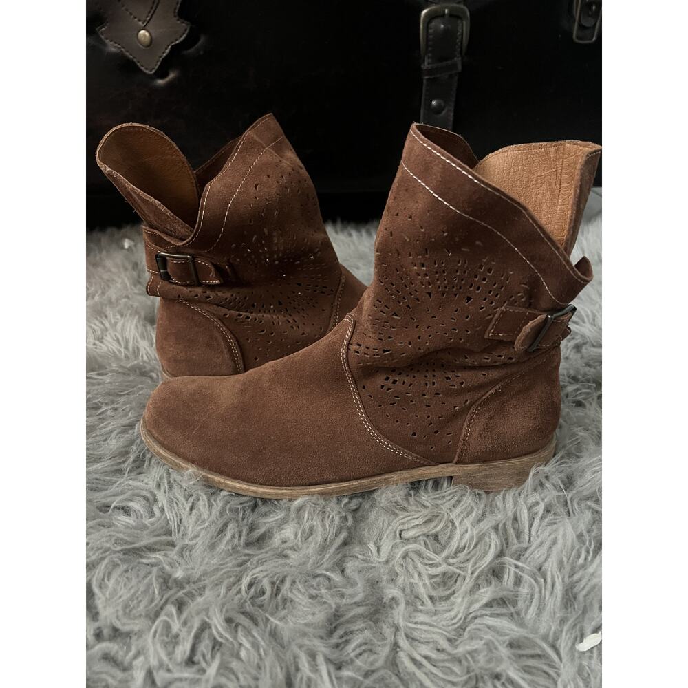 Sundance Perforated Buckle Brown Suede Ankle Boots 39 Western Cowgirl Chic Italy